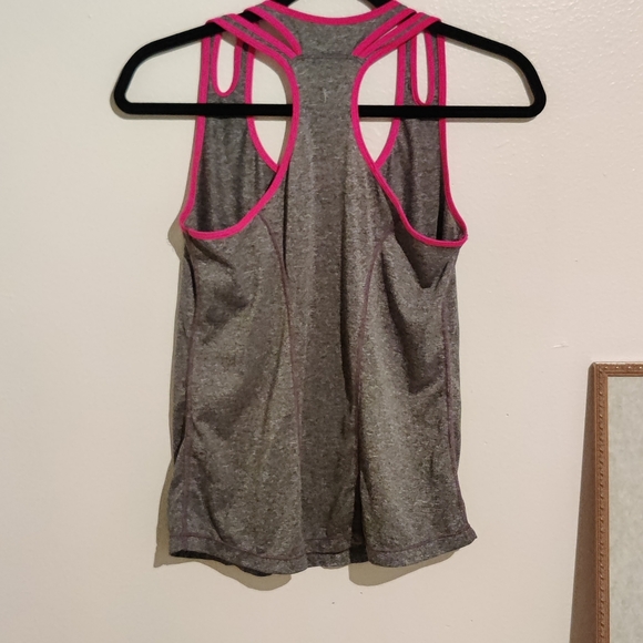 Workout Tank Top - Picture 2 of 3